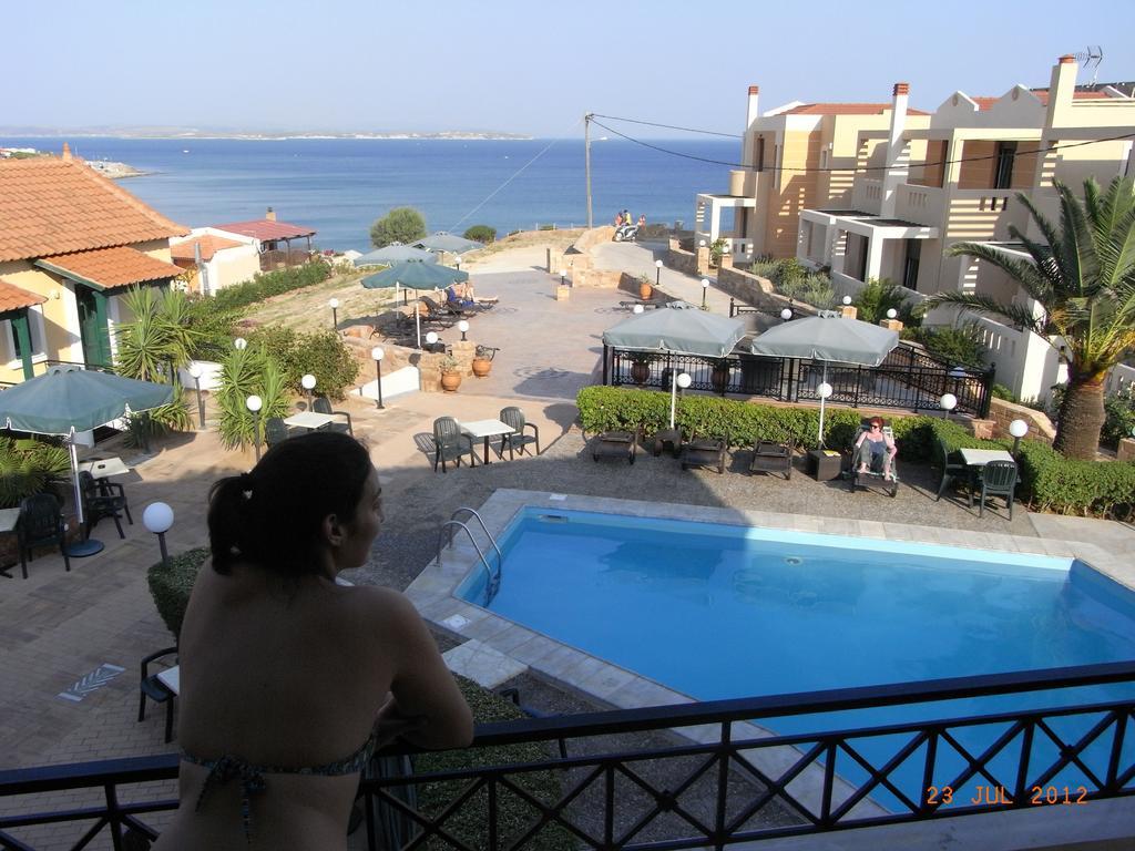 Sun Village Hotel Apartments Megas Limnionas ภายนอก รูปภาพ