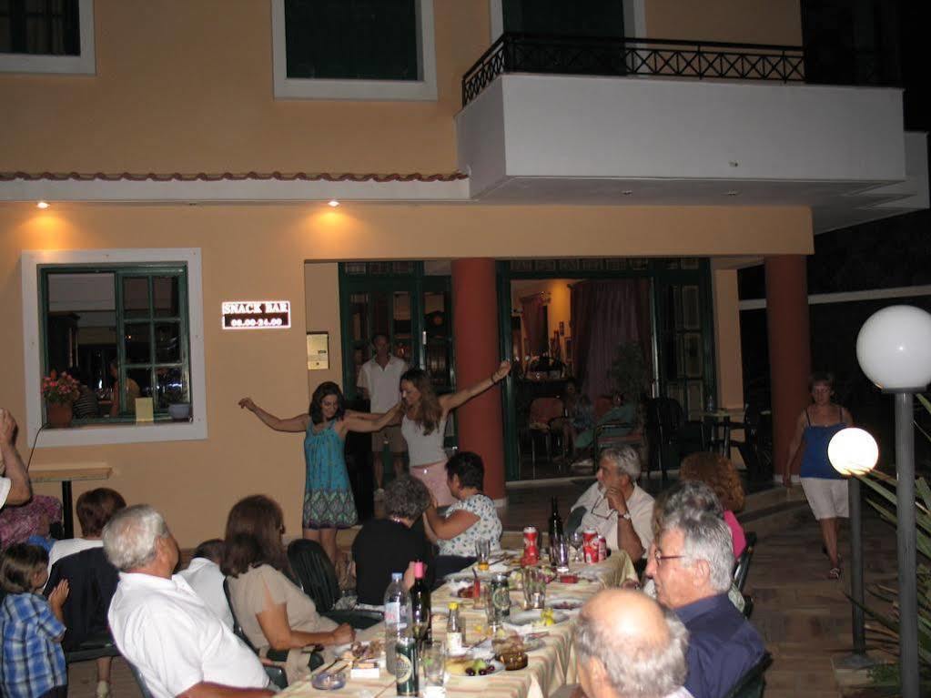 Sun Village Hotel Apartments Megas Limnionas ภายนอก รูปภาพ