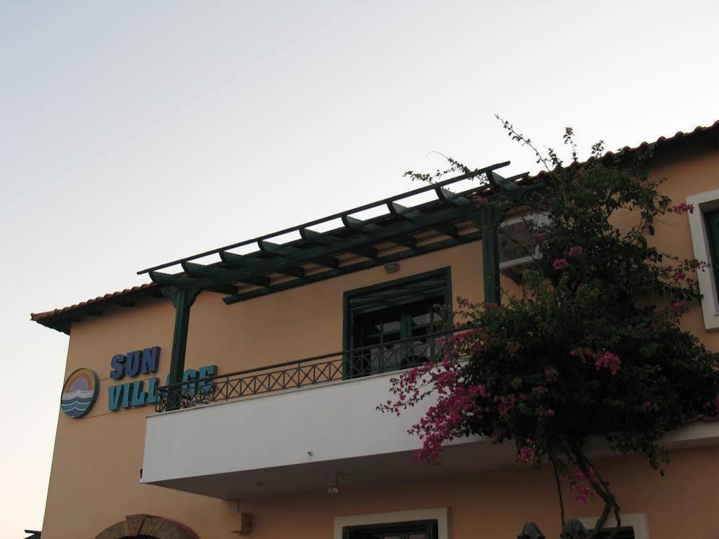 Sun Village Hotel Apartments Megas Limnionas ภายนอก รูปภาพ