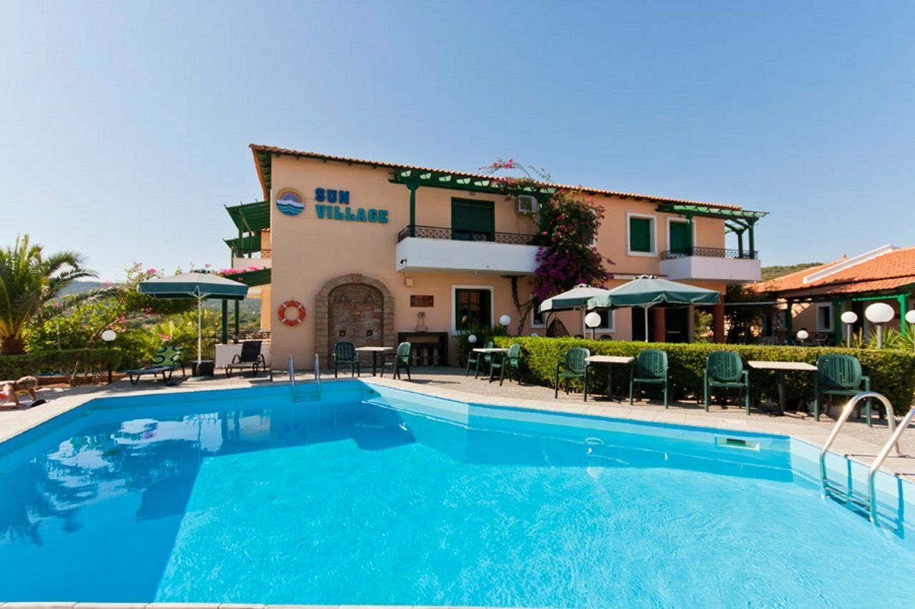 Sun Village Hotel Apartments Megas Limnionas ภายนอก รูปภาพ