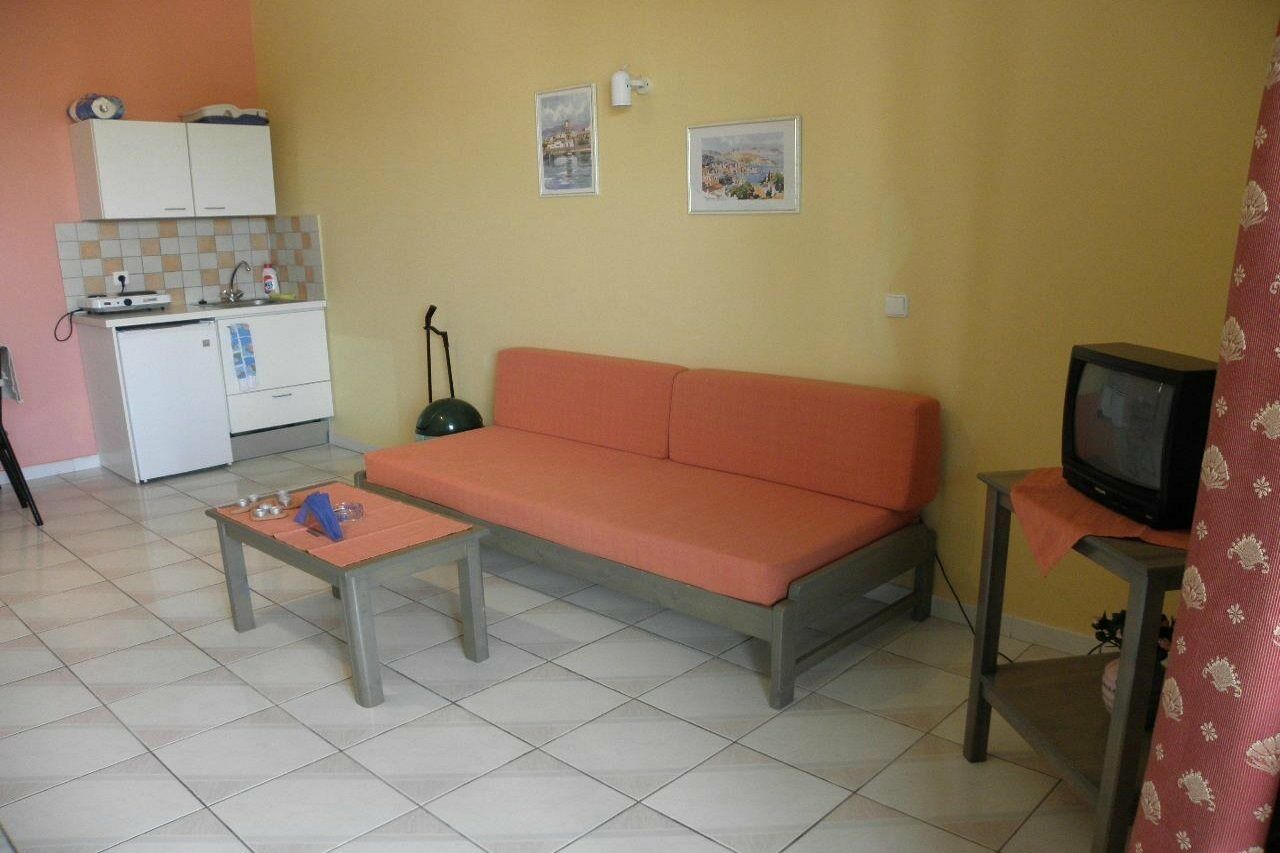 Sun Village Hotel Apartments Megas Limnionas ภายนอก รูปภาพ