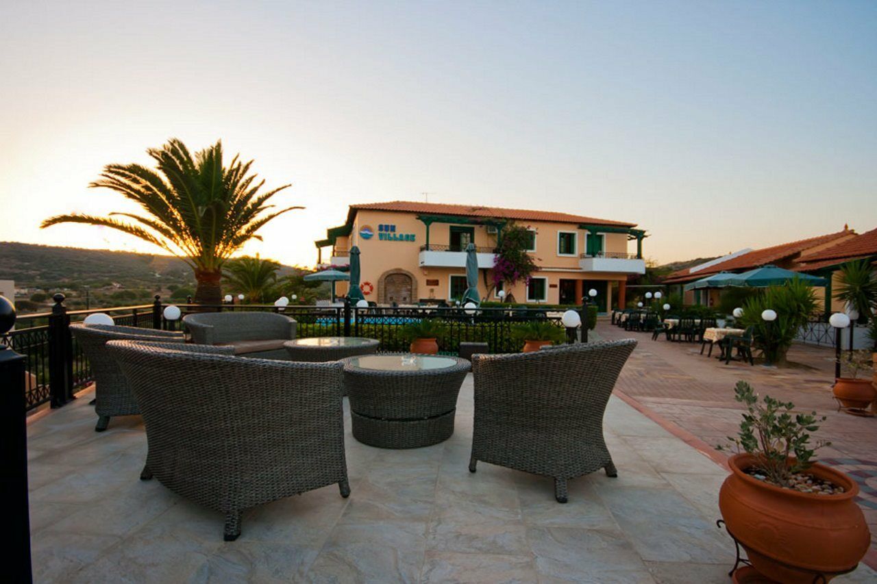 Sun Village Hotel Apartments Megas Limnionas ภายนอก รูปภาพ