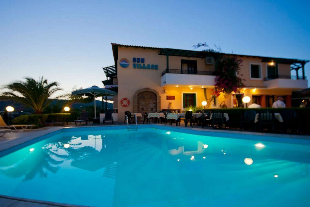 Sun Village Hotel Apartments Megas Limnionas ภายนอก รูปภาพ