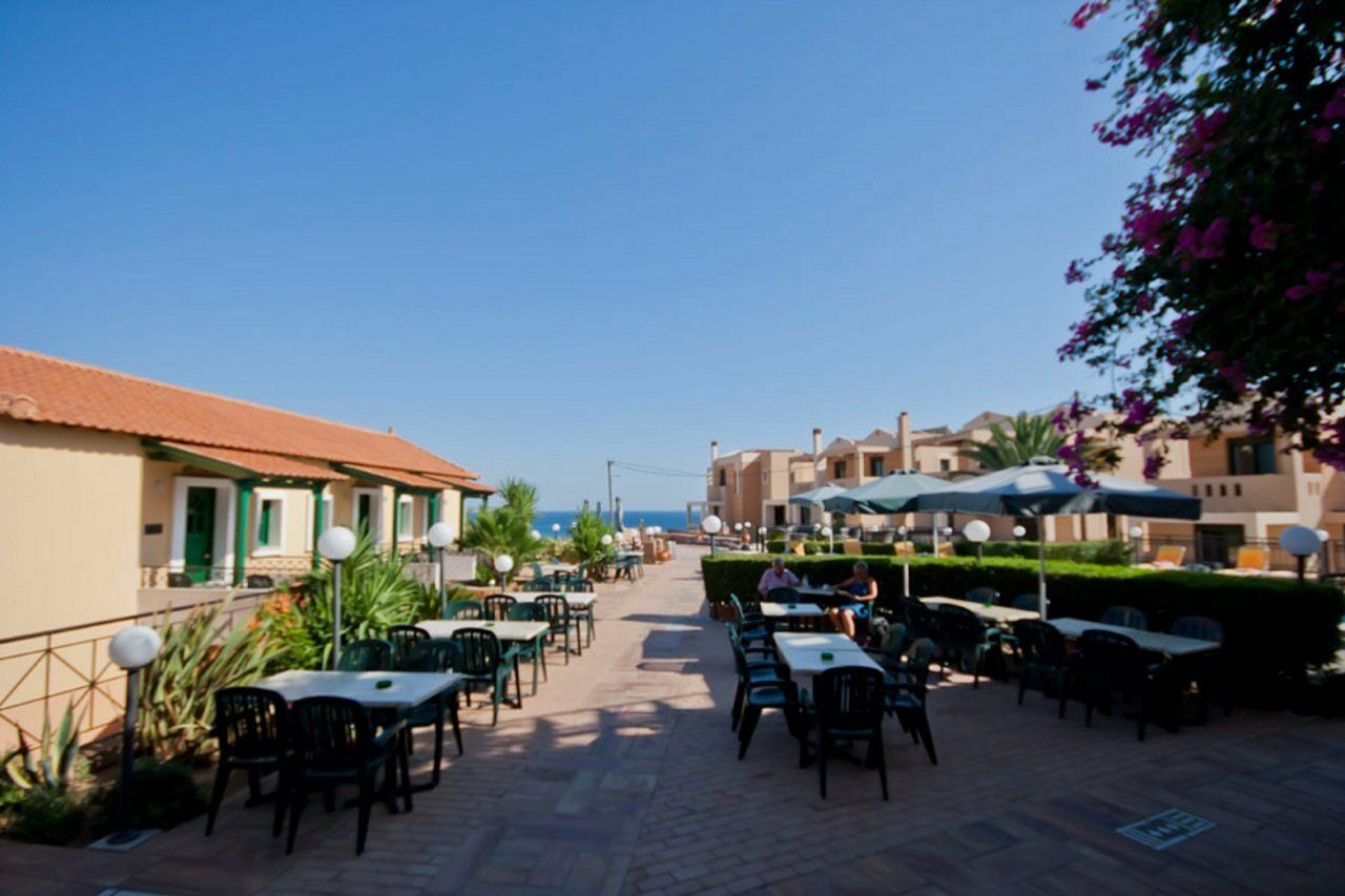 Sun Village Hotel Apartments Megas Limnionas ภายนอก รูปภาพ