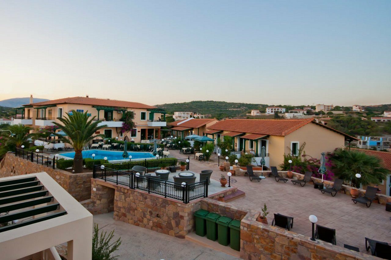 Sun Village Hotel Apartments Megas Limnionas ภายนอก รูปภาพ
