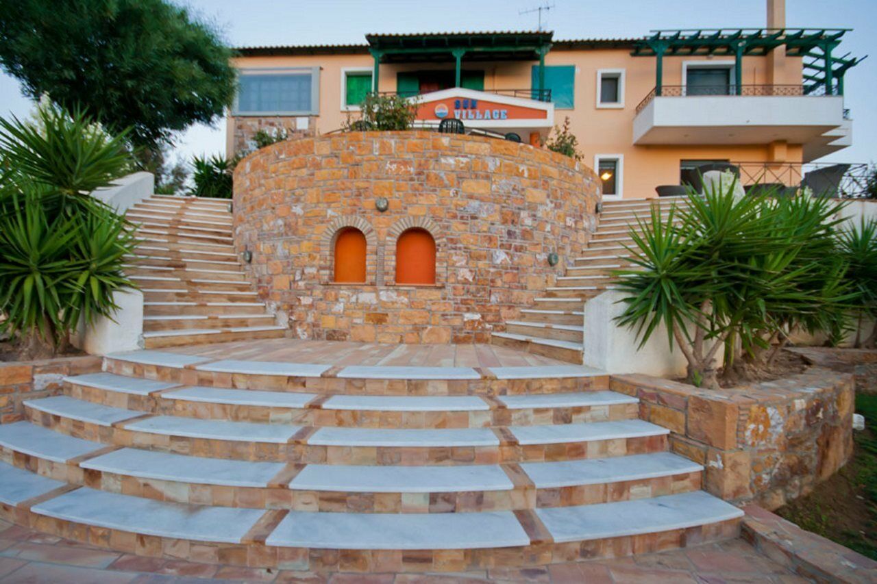 Sun Village Hotel Apartments Megas Limnionas ภายนอก รูปภาพ